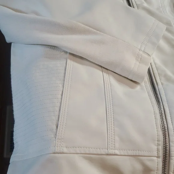 Jacket - Picture 5 of 8